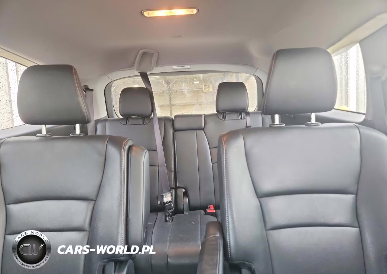 2019 Honda Pilot Touring VIN:5FNYF6H61KB078773 - 10