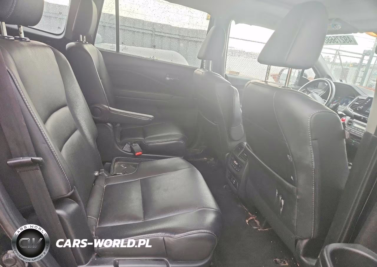 2019 Honda Pilot Touring VIN:5FNYF6H61KB078773 - 11