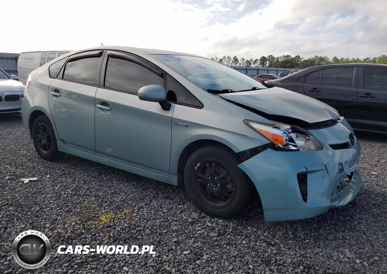 2014 Toyota Prius Two VIN:JTDKN3DUXE1790109 - 4