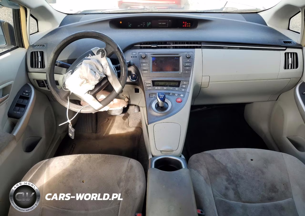 2014 Toyota Prius Two VIN:JTDKN3DUXE1790109 - 8