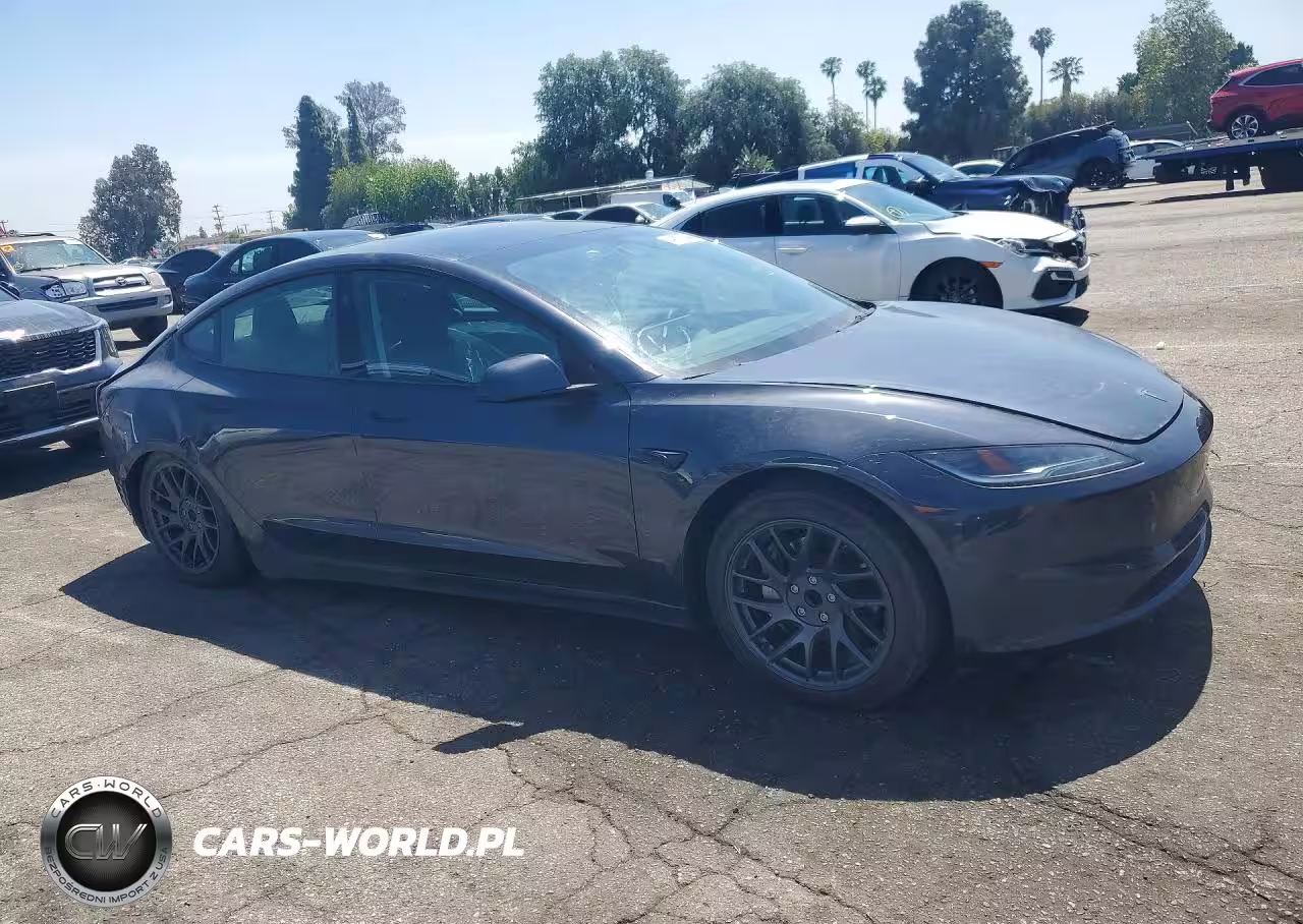 2025 TESLA MODEL 3  VIN:5YJ3E1EA7SF890930 - 4