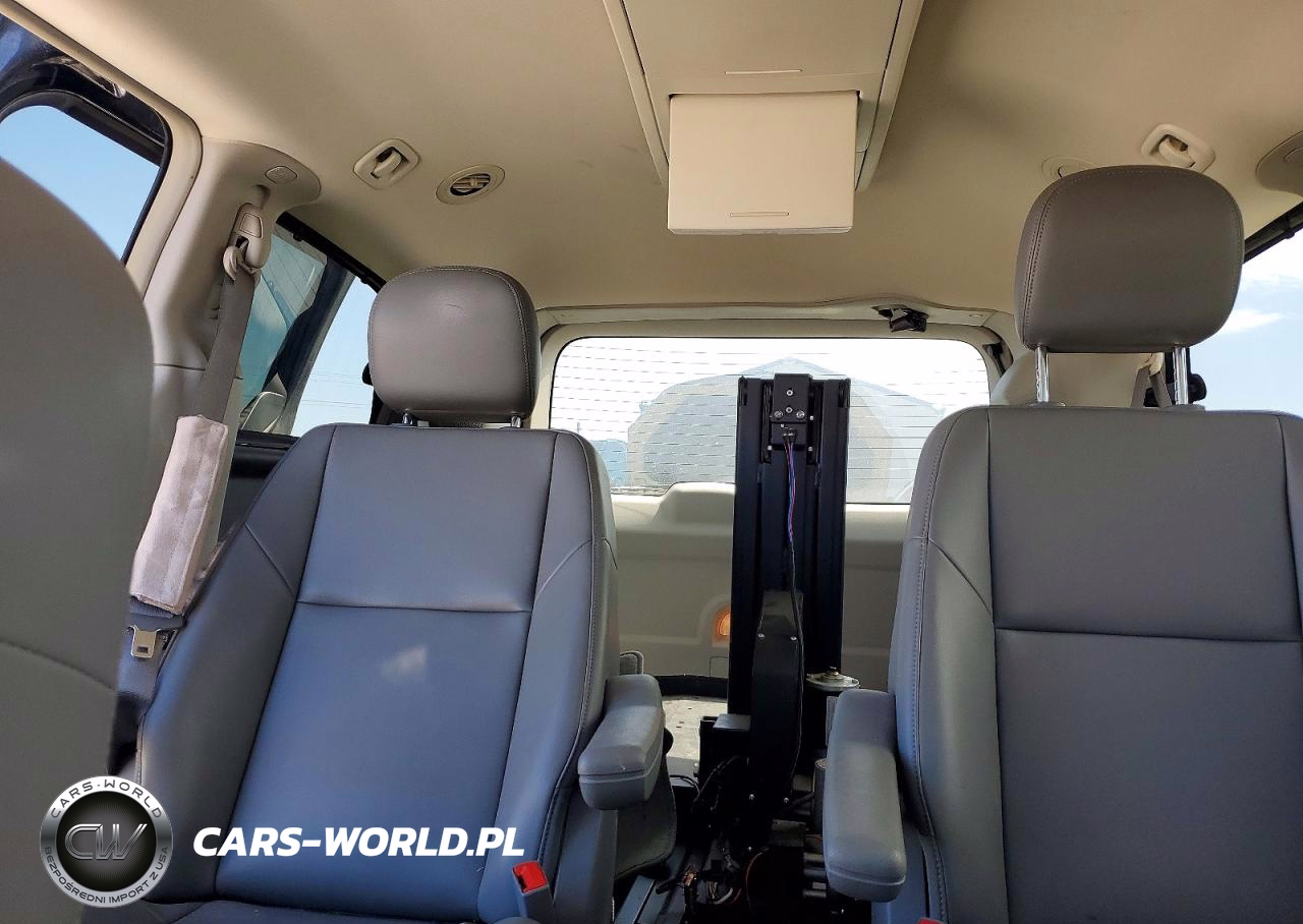 2012 Volkswagen Routan Se VIN:2C4RVABG2CR294133 - 10