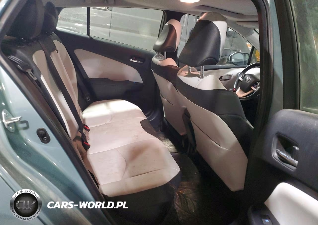 2016 Toyota Prius Four VIN:JTDKARFU7G3015768 - 11