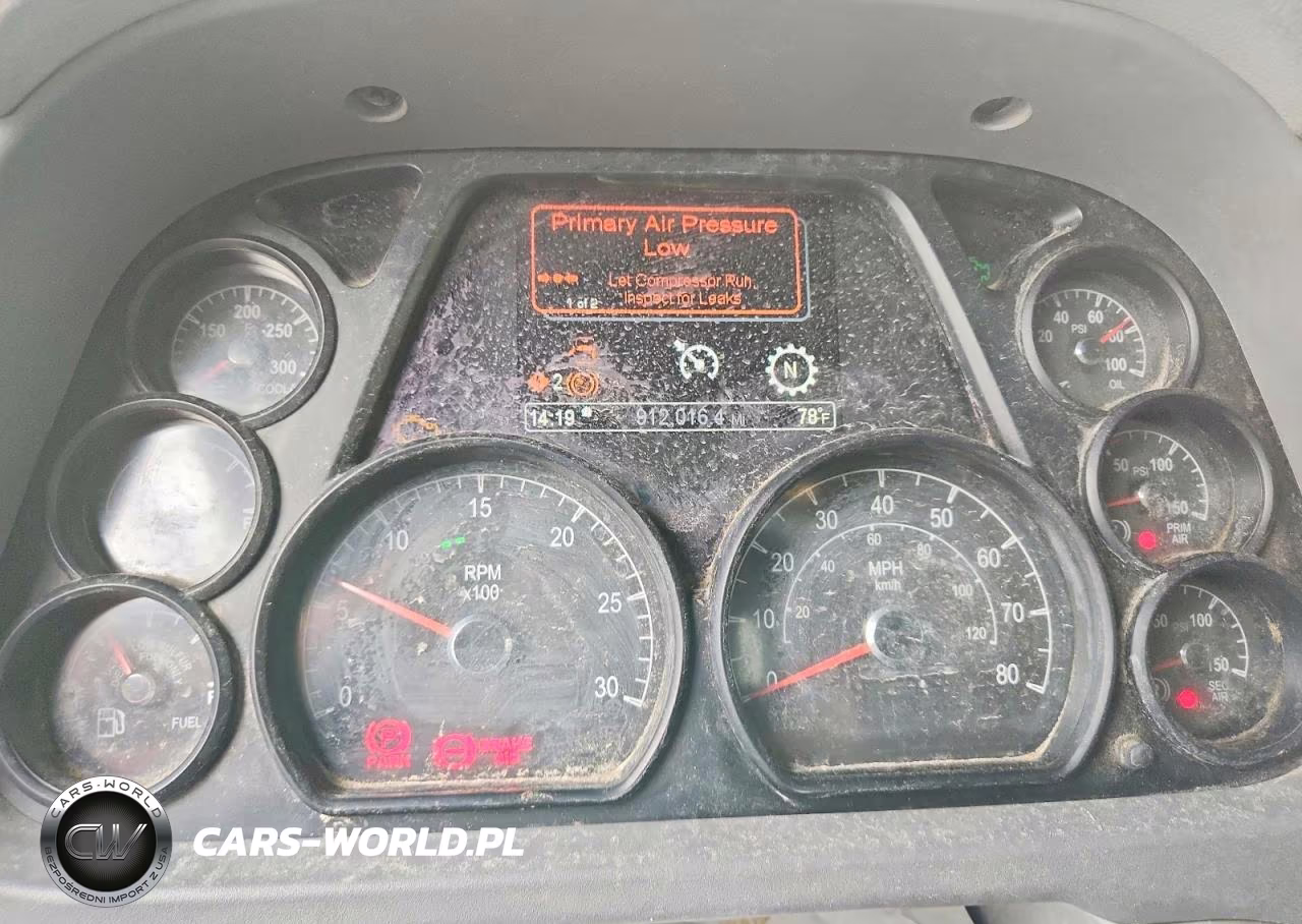 2016 Peterbilt 579 Semi Truck VIN:1XPBDP9X5GD323810 - 8