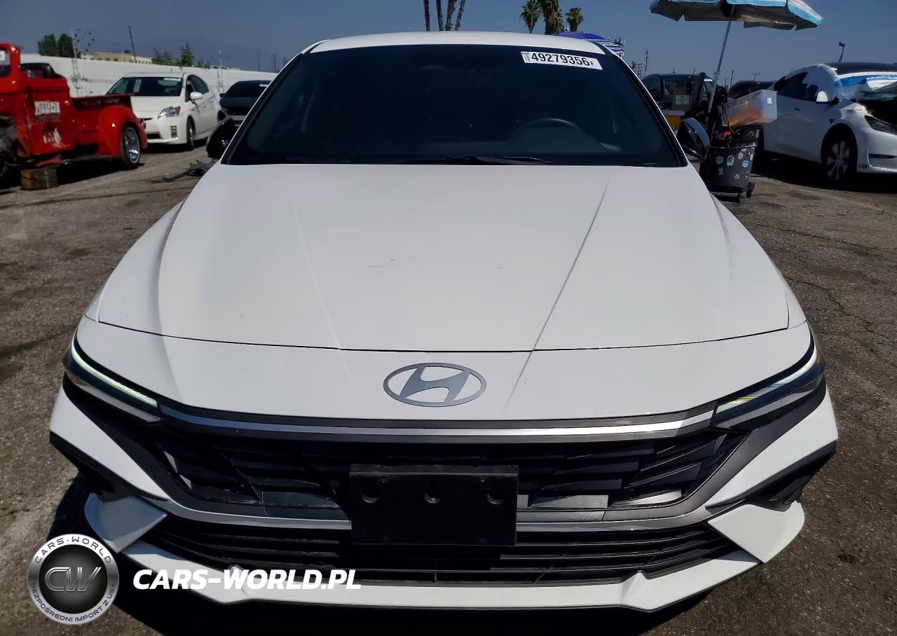 2025 Hyundai Elantra Sel Sport VIN:KMHLM4DGXSU037418 - 5