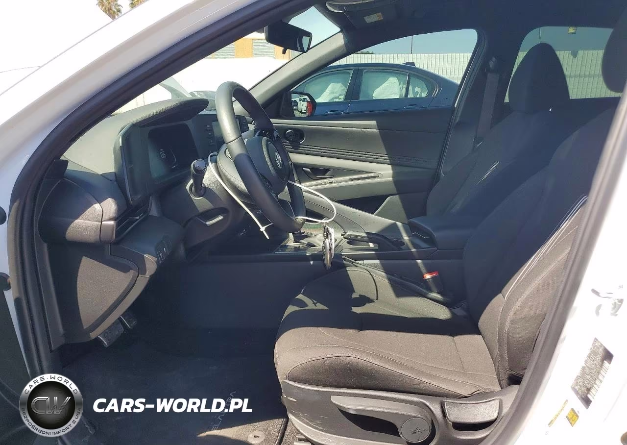 2025 Hyundai Elantra Sel Sport VIN:KMHLM4DGXSU037418 - 7