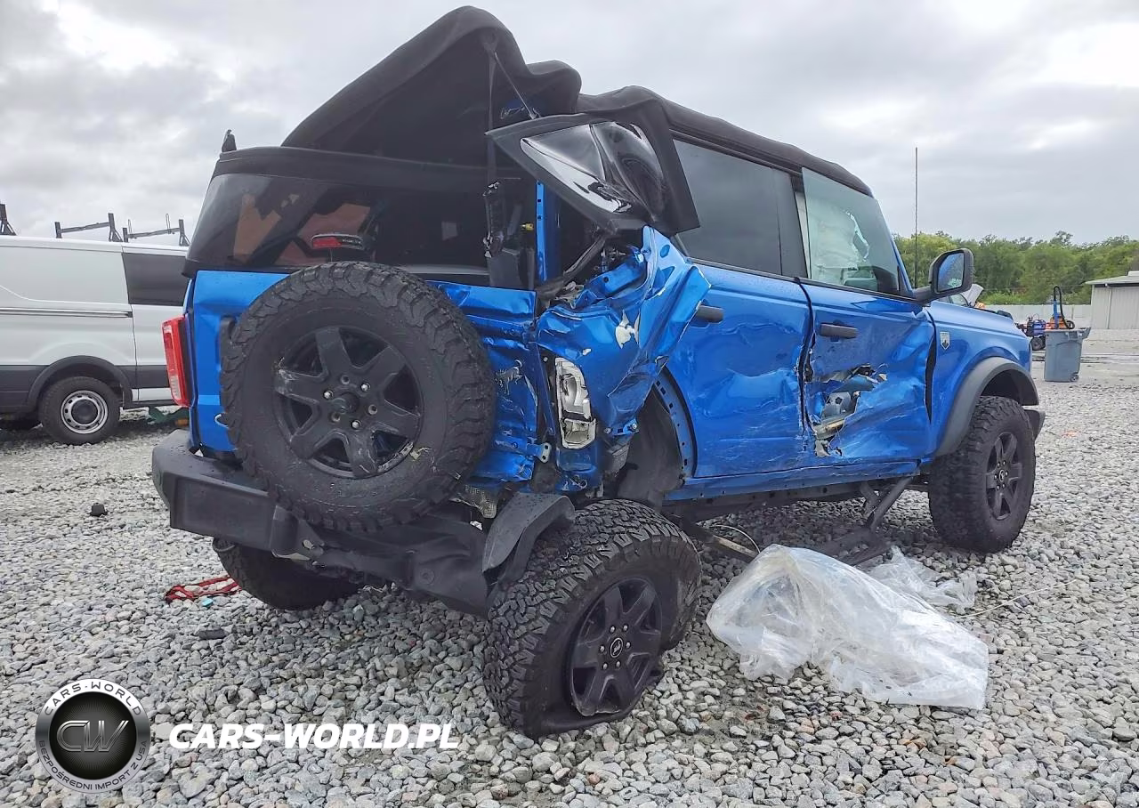 2023 Ford Bronco Base VIN:1FMEE5BP9PLA98724 - 3