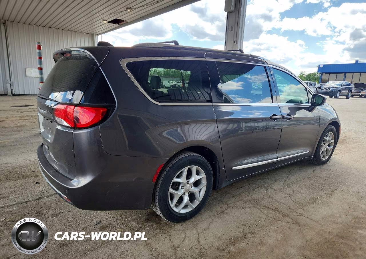 2017 Chrysler Pacifica Touring L Plus VIN:2C4RC1EG5HR518391 - 3