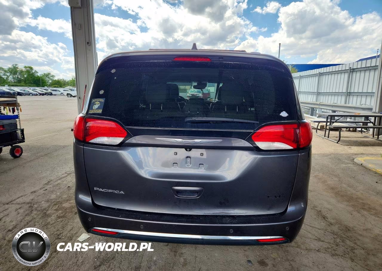2017 Chrysler Pacifica Touring L Plus VIN:2C4RC1EG5HR518391 - 6