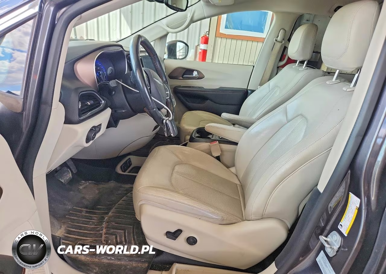 2017 Chrysler Pacifica Touring L Plus VIN:2C4RC1EG5HR518391 - 7