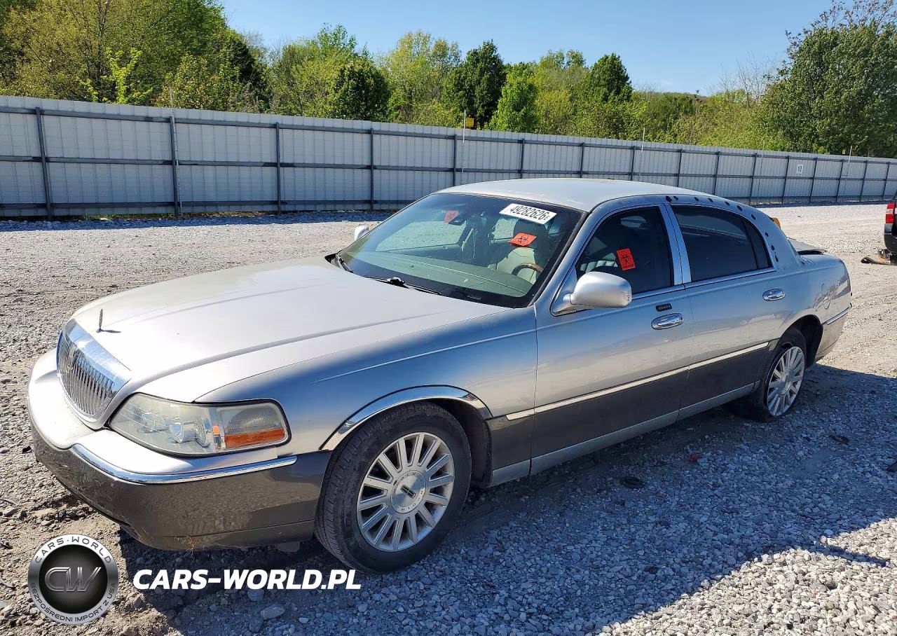 2003 Lincoln Town Car Signature