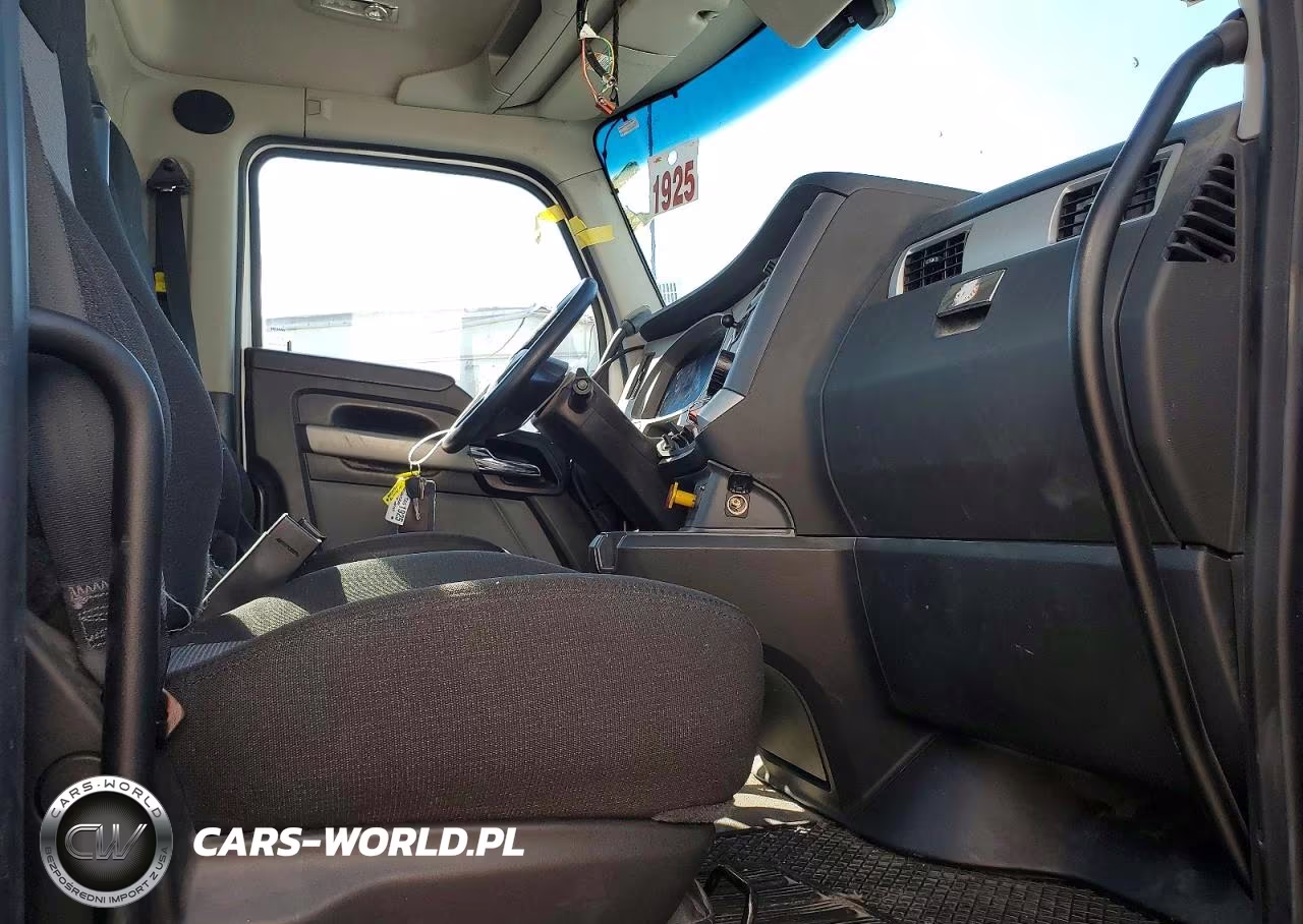 2022 Kenworth T680 Semi Truck VIN:1XKYD49XXNJ479032 - 5