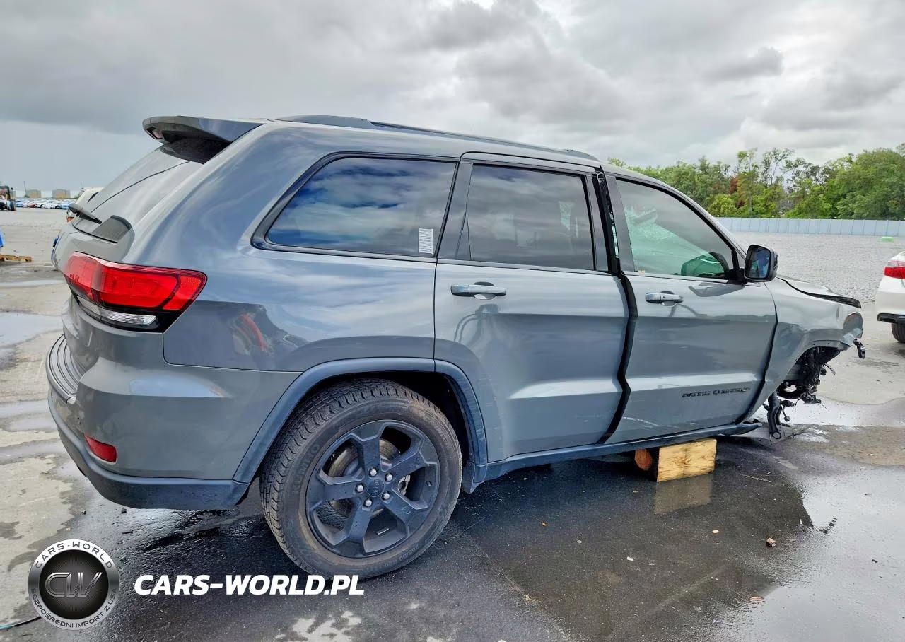 2019 Jeep Grand Cherokee Laredo VIN:1C4RJEAG7KC826696 - 3