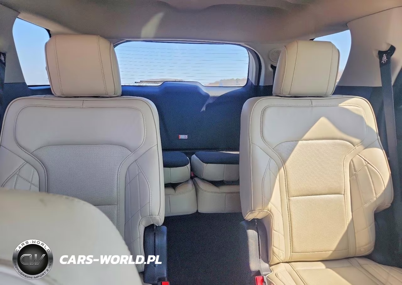 2019 Ford Explorer Platinum VIN:1FM5K8HT9KGA01750 - 10