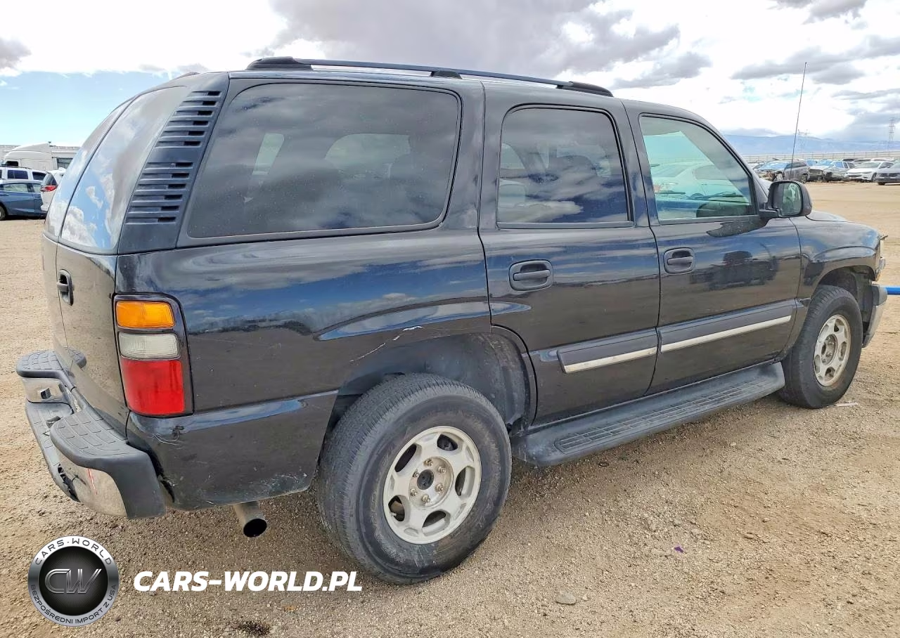 2004 Chevrolet Tahoe C1500 VIN:1GNEC13V24J276214 - 3