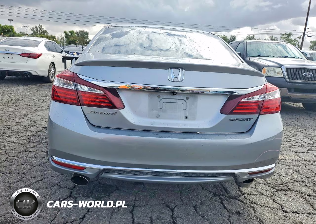 2017 Honda Accord Sport VIN:1HGCR2F5XHA065320 - 6