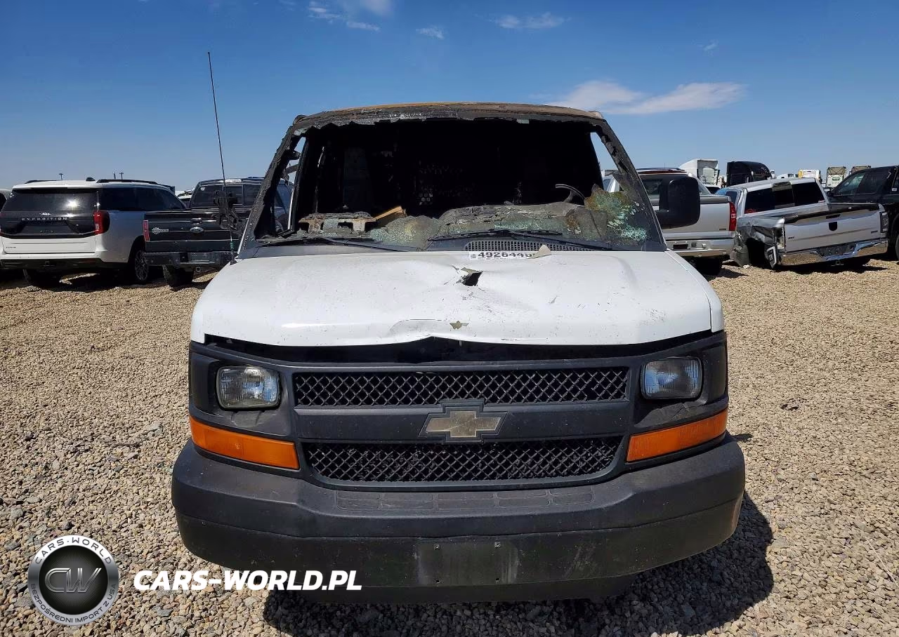 2010 Chevrolet Express 2500 Cargo Utility - Service Van VIN:1GCZGFBA0A1174805 - 5