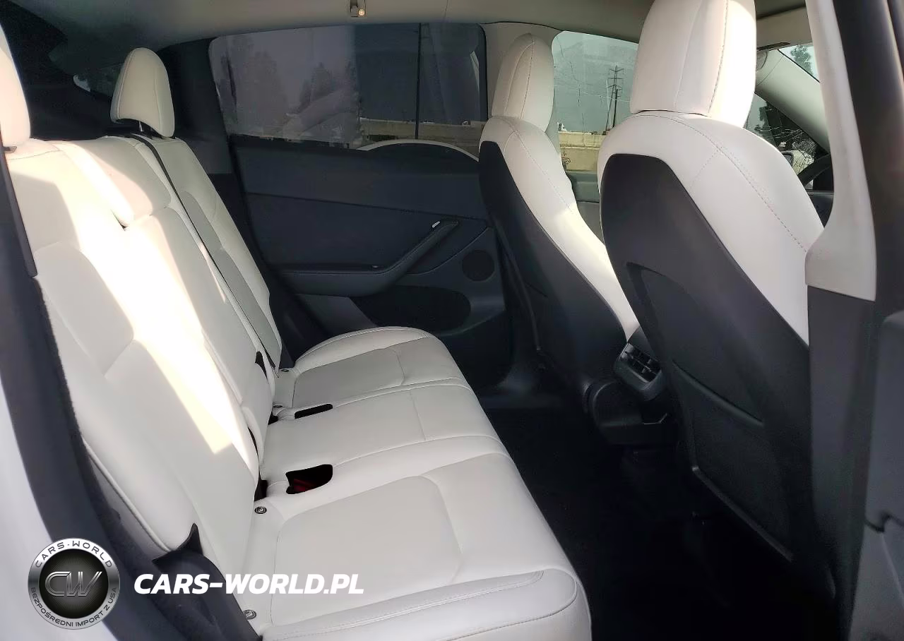 2022 Tesla Model Y VIN:7SAYGDEE9NF558760 - 11