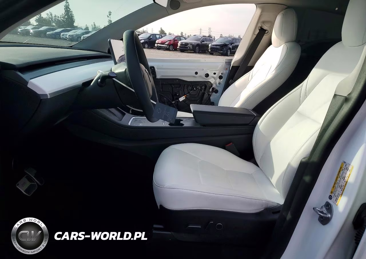 2022 Tesla Model Y VIN:7SAYGDEE9NF558760 - 7