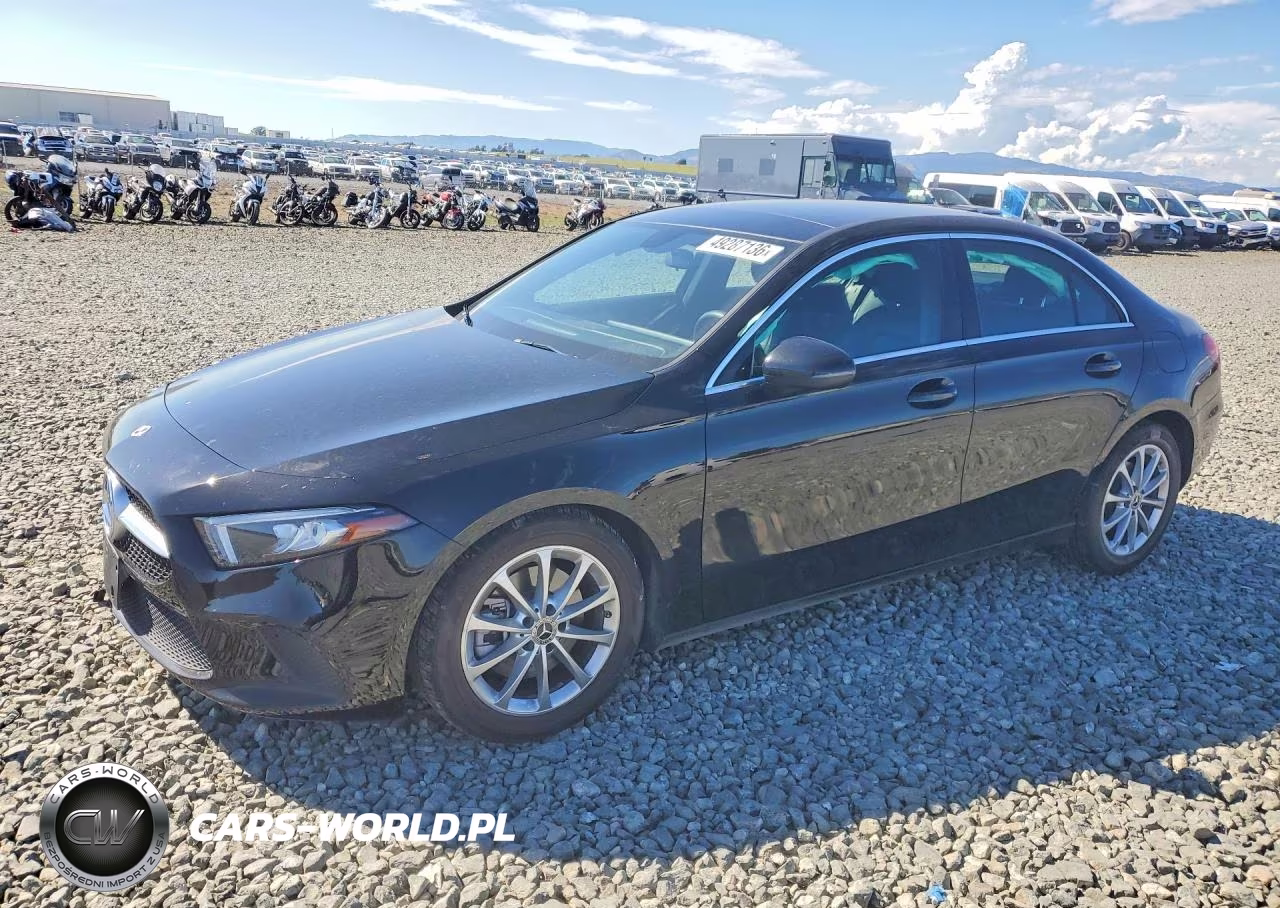 2021 Mercedes-Benz A 220