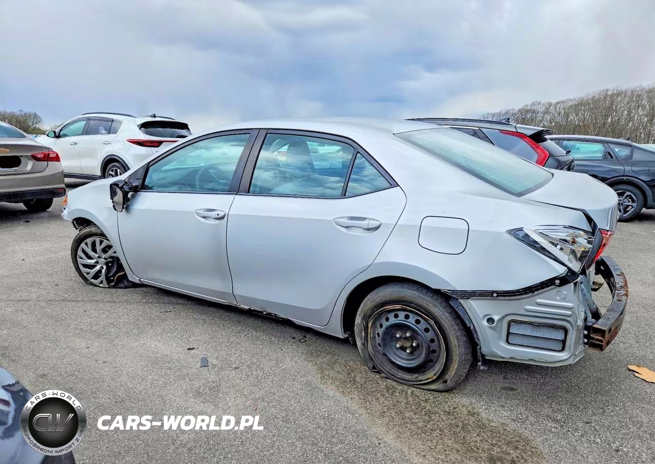 2018 Toyota Corolla Le VIN:2T1BURHE4JC071047 - 2