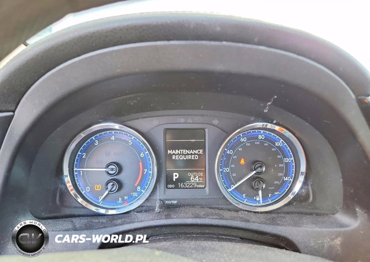 2018 Toyota Corolla Le VIN:2T1BURHE4JC071047 - 9