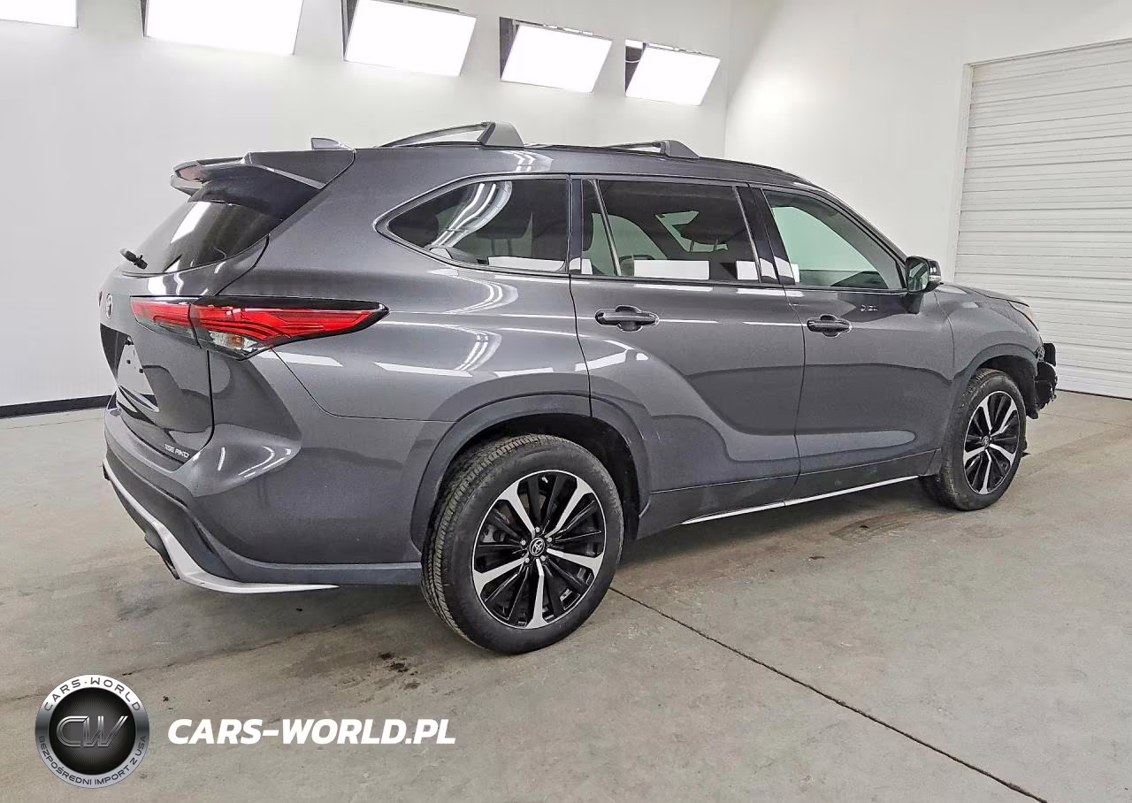 2022 Toyota Highlander Xse VIN:5TDJZRBH9NS246132 - 3