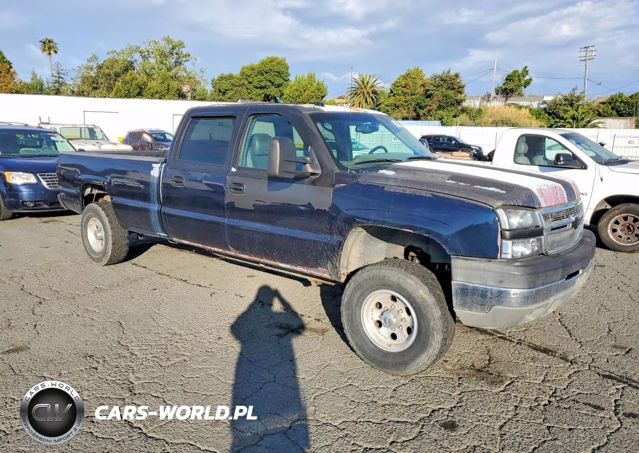 2005 Chevrolet Silverado K2500 Heavy Duty VIN:1GCHK23245F855813 - 4