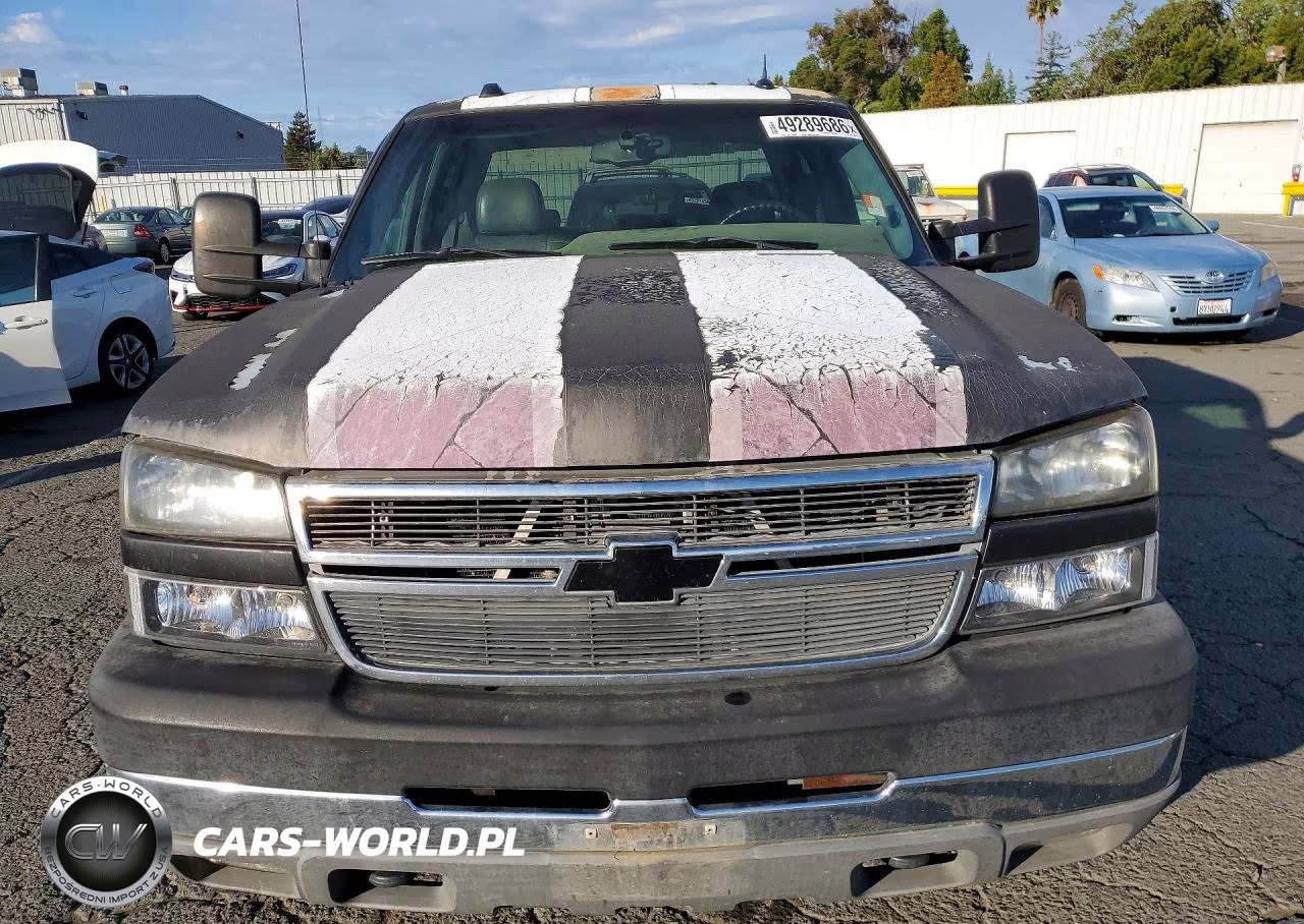 2005 Chevrolet Silverado K2500 Heavy Duty VIN:1GCHK23245F855813 - 5