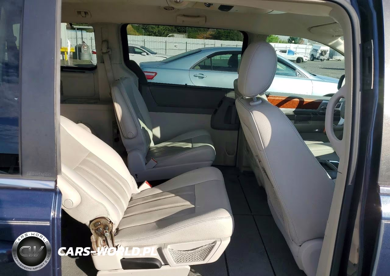 2009 Chrysler Town & Country Touring VIN:2A8HR54119R614348 - 11