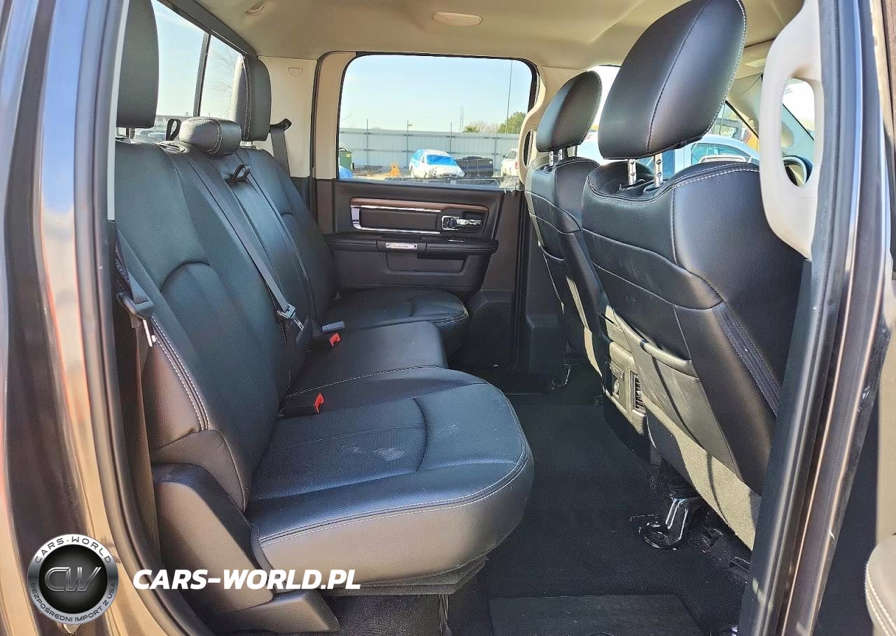 2018 Ram 1500 Laramie VIN:1C6RR7NT6JS146456 - 10