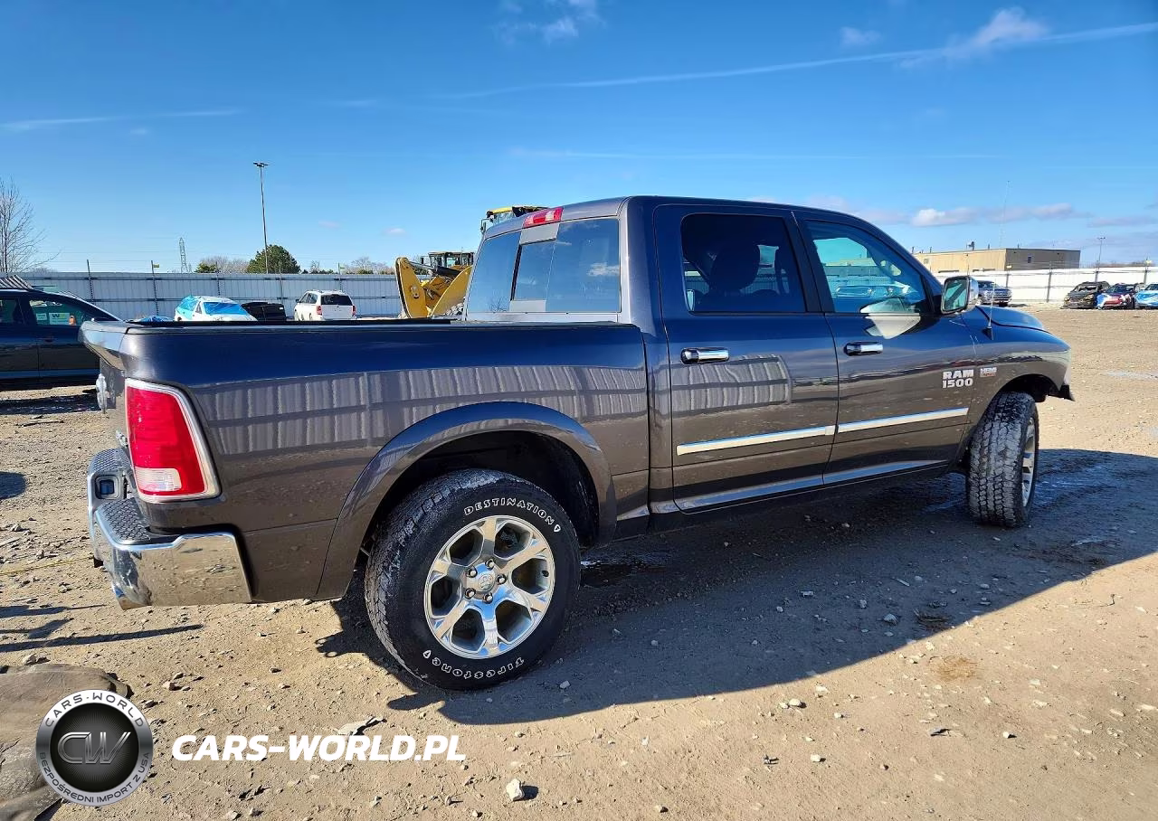 2018 Ram 1500 Laramie VIN:1C6RR7NT6JS146456 - 3