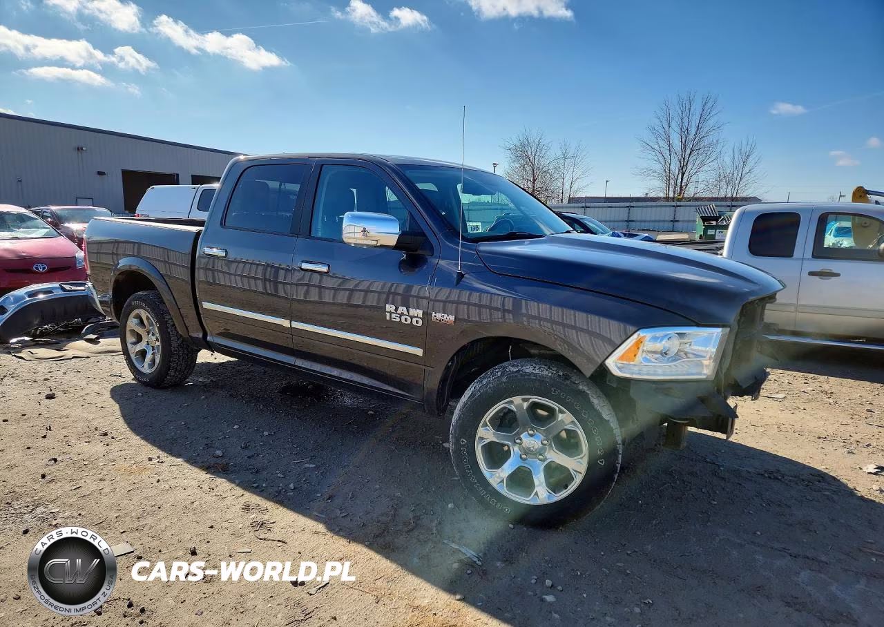2018 Ram 1500 Laramie VIN:1C6RR7NT6JS146456 - 4