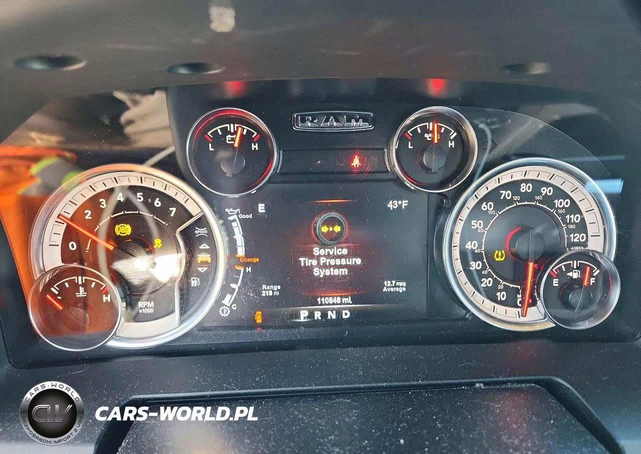 2018 Ram 1500 Laramie VIN:1C6RR7NT6JS146456 - 9
