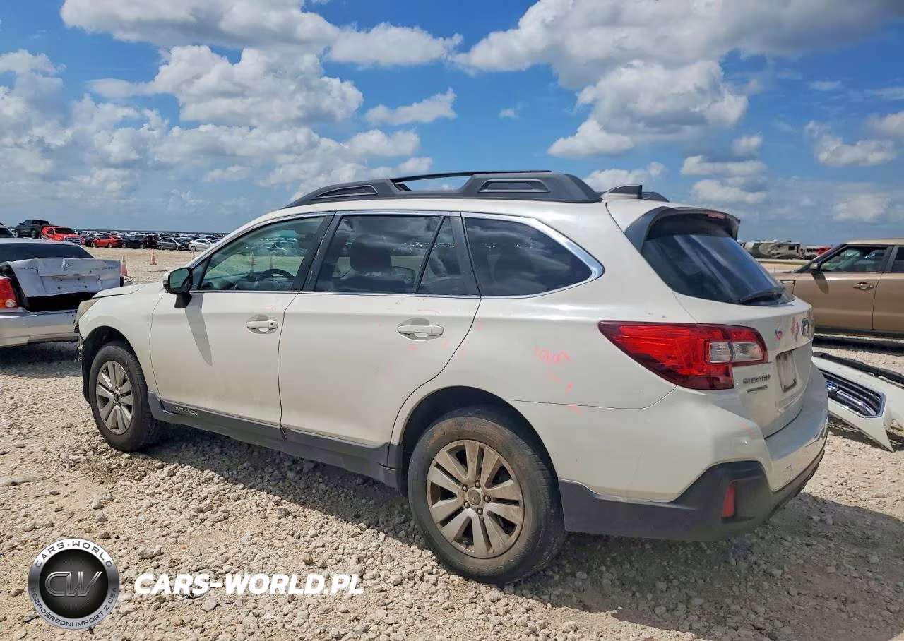 2018 Subaru Outback 2.5I Premium VIN:4S4BSAFC8J3279879 - 2