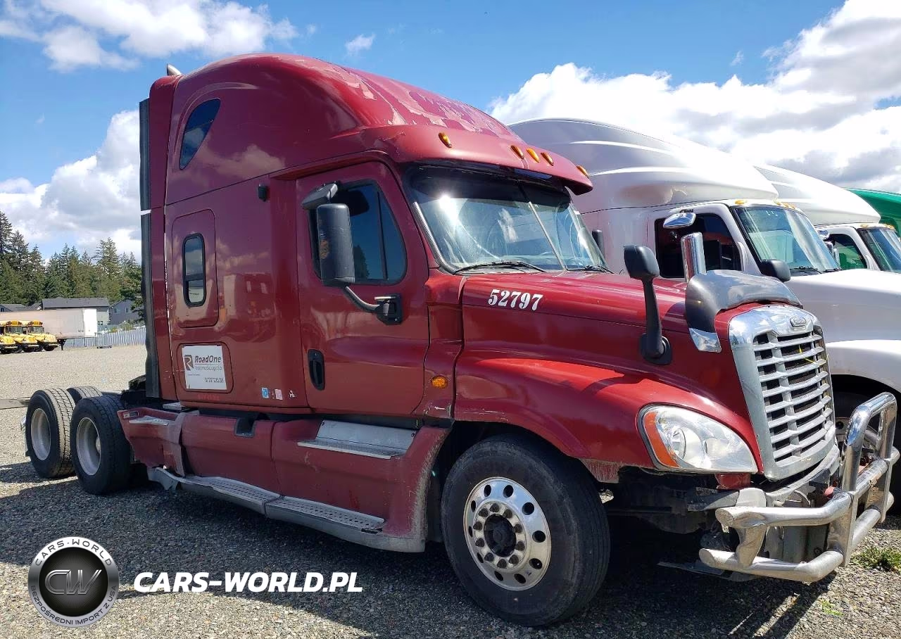 2013 Freightliner Cascadia Semi Truck