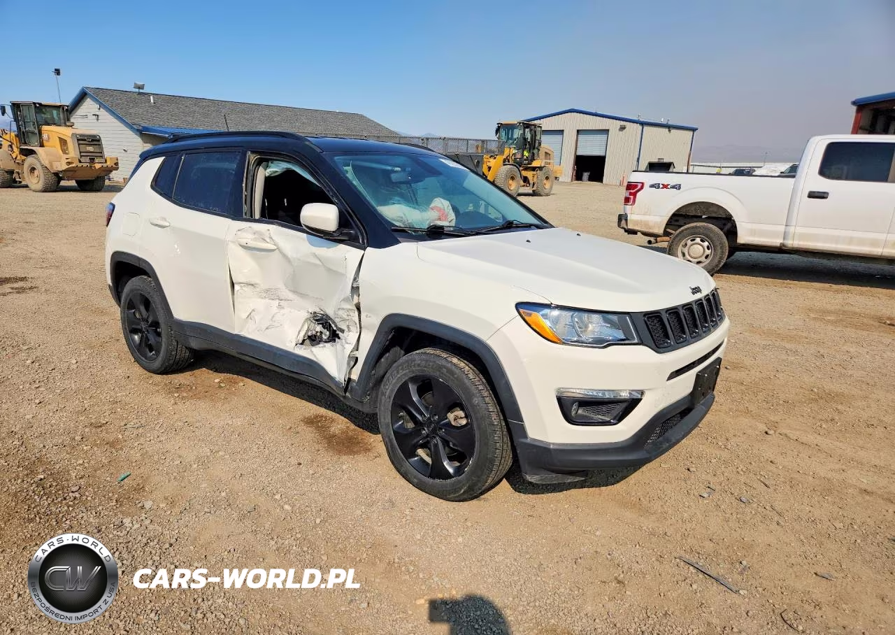 2019 Jeep Compass Latitude VIN:3C4NJDBB7KT648613 - 4