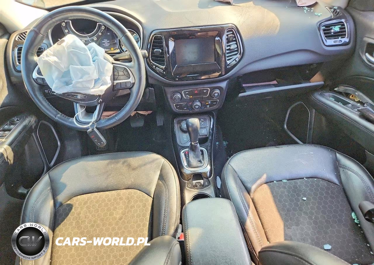 2019 Jeep Compass Latitude VIN:3C4NJDBB7KT648613 - 8