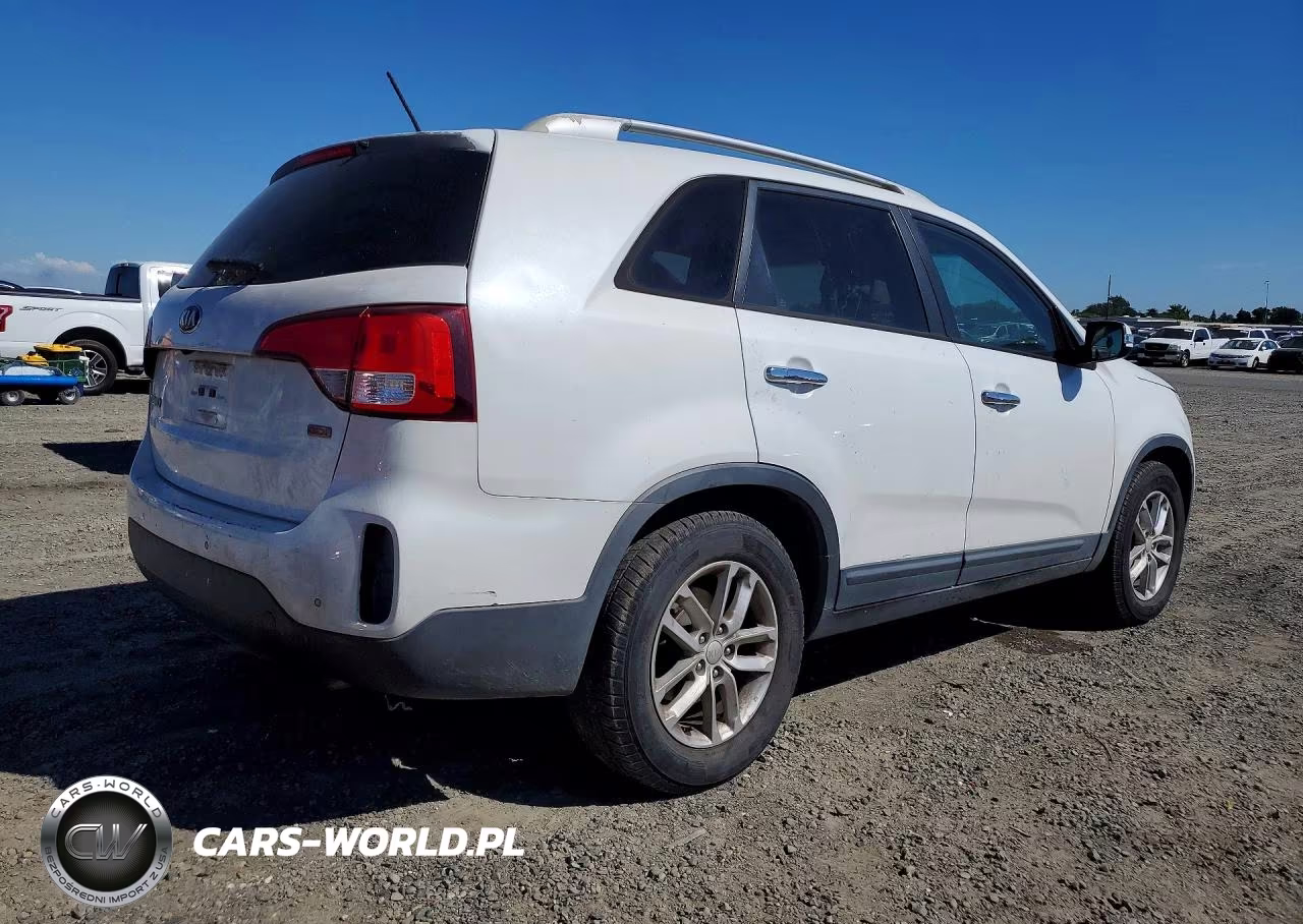 2014 Kia Sorento Lx VIN:5XYKT4A68EG493664 - 3