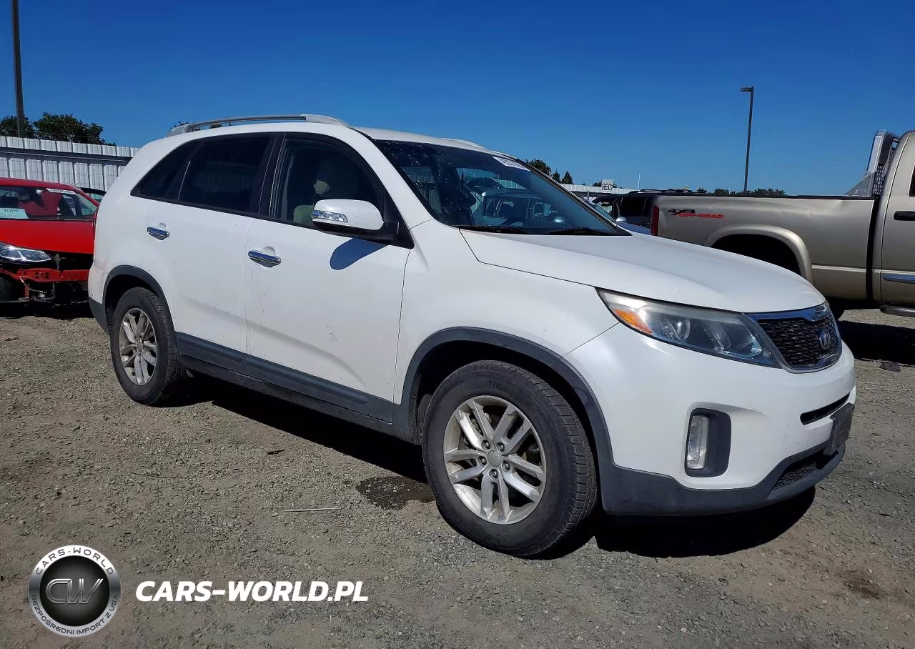 2014 Kia Sorento Lx VIN:5XYKT4A68EG493664 - 4