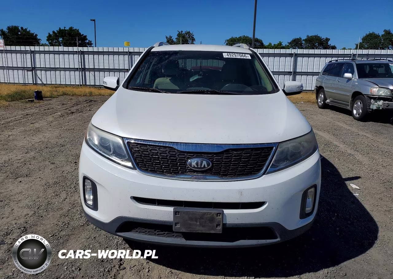 2014 Kia Sorento Lx VIN:5XYKT4A68EG493664 - 5