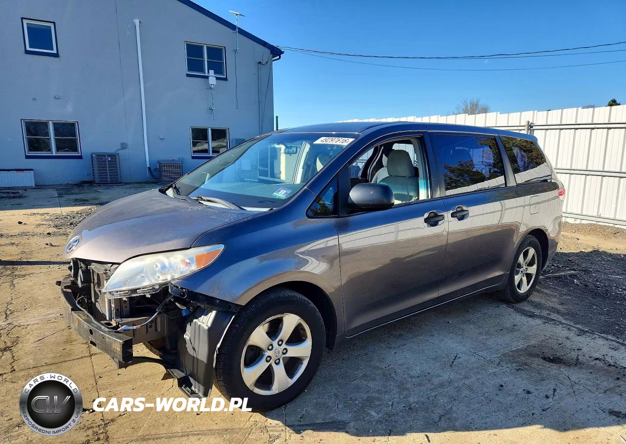 2013 Toyota Sienna L 7-Passenger