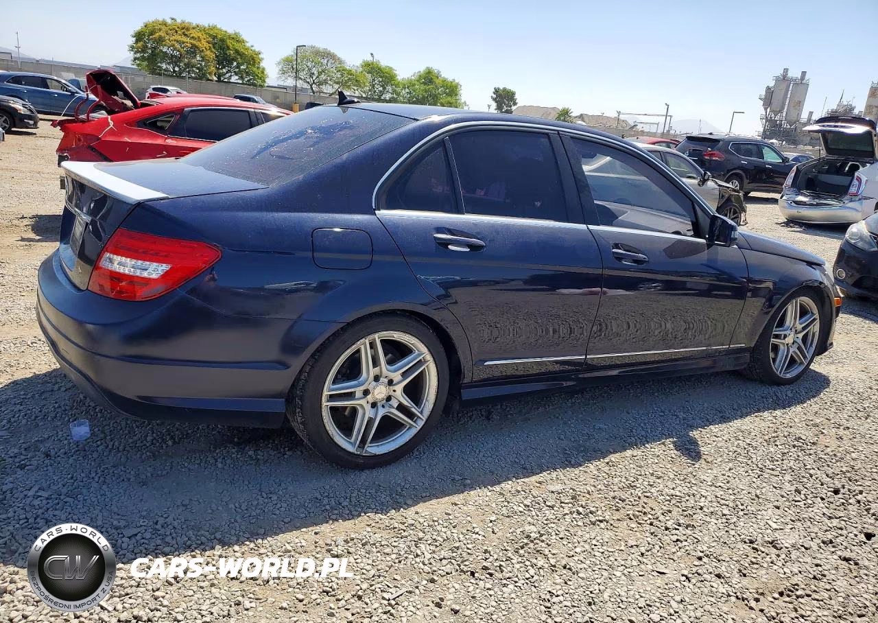2013 Mercedes-Benz C 250 VIN:WDDGF4HB4DA854764 - 3