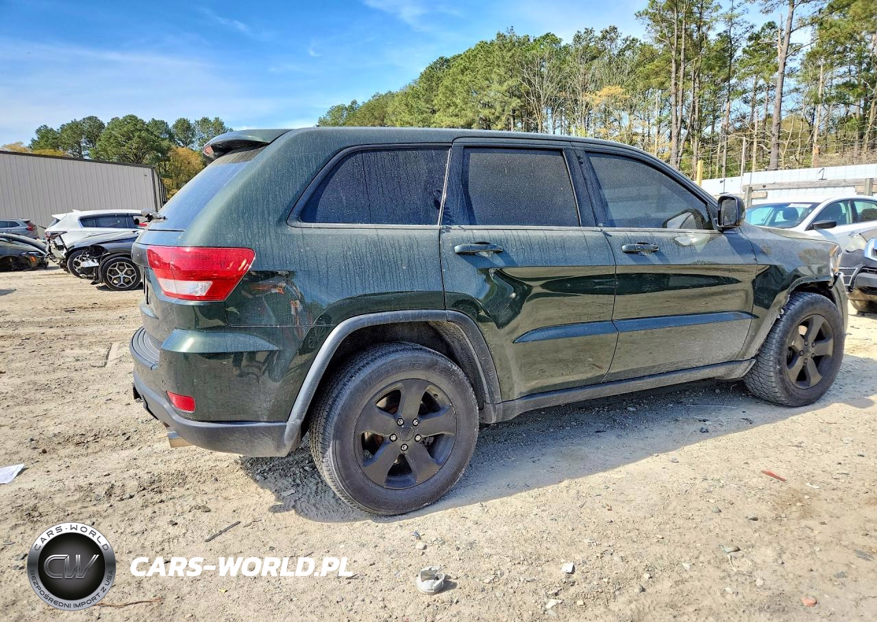 2011 Jeep Grand Cherokee Laredo VIN:1J4RR4GGXBC715614 - 3