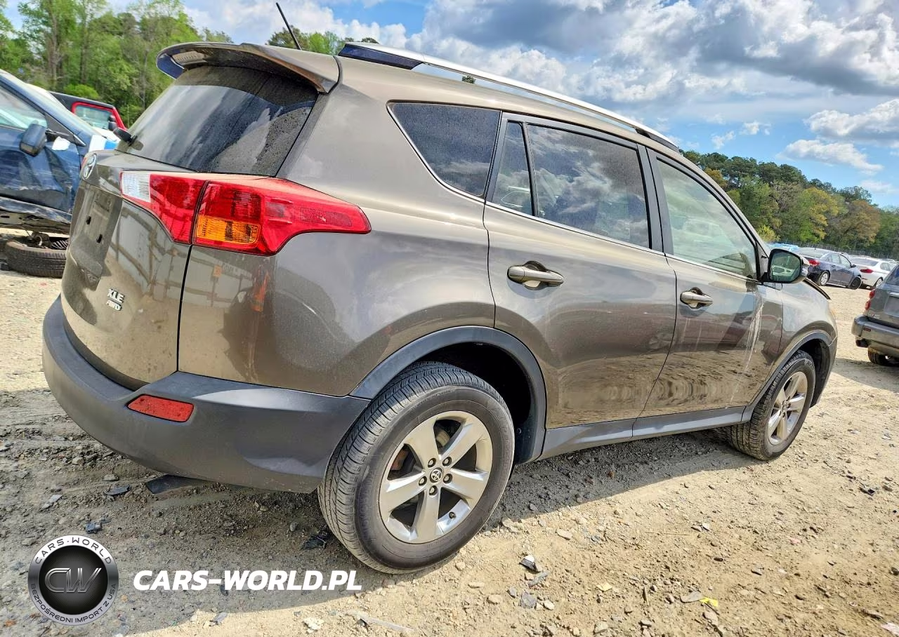 2015 Toyota Rav4 Xle VIN:JTMRFREV7FD110527 - 3