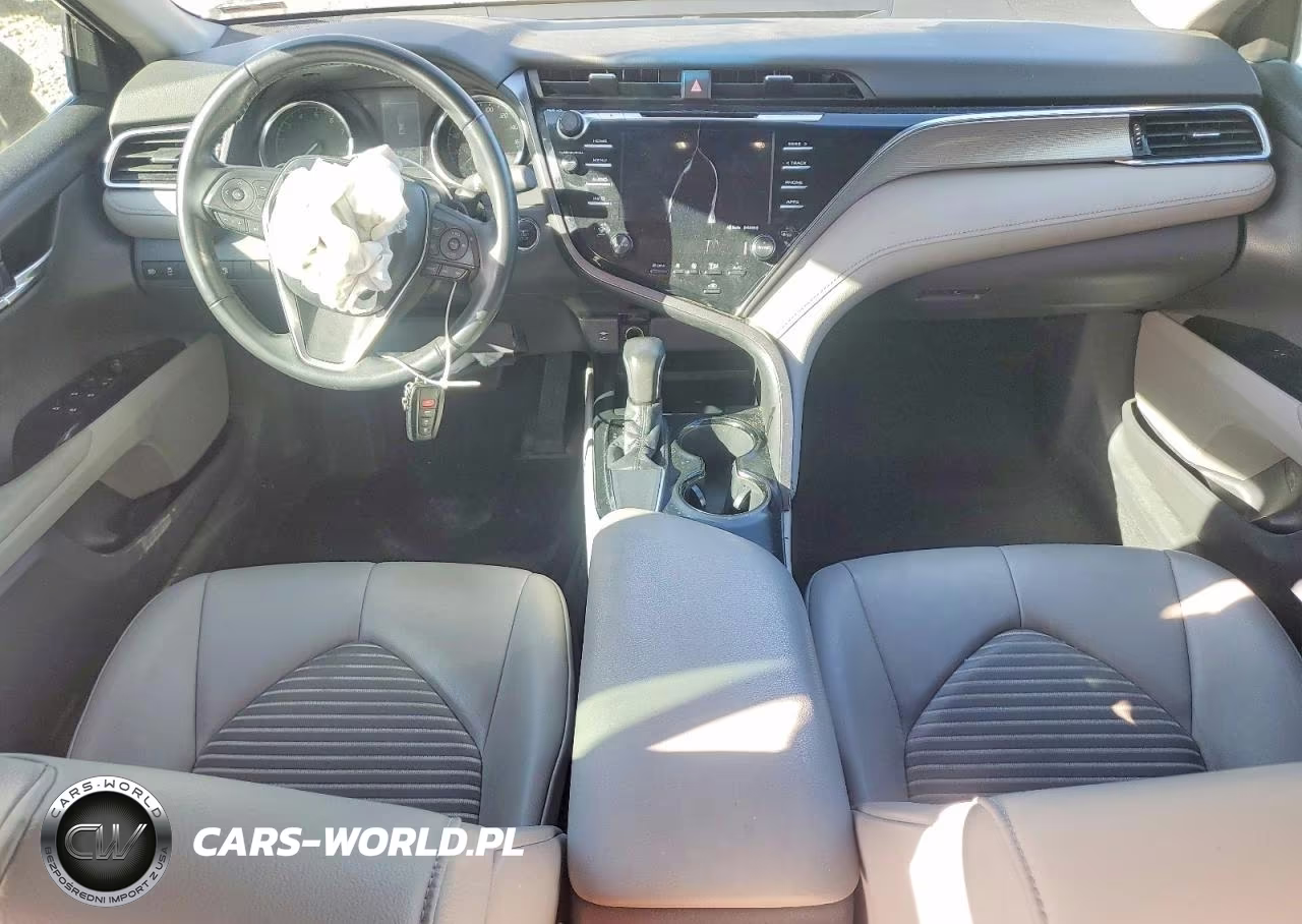 2018 Toyota Camry L VIN:4T1B11HK5JU616087 - 8