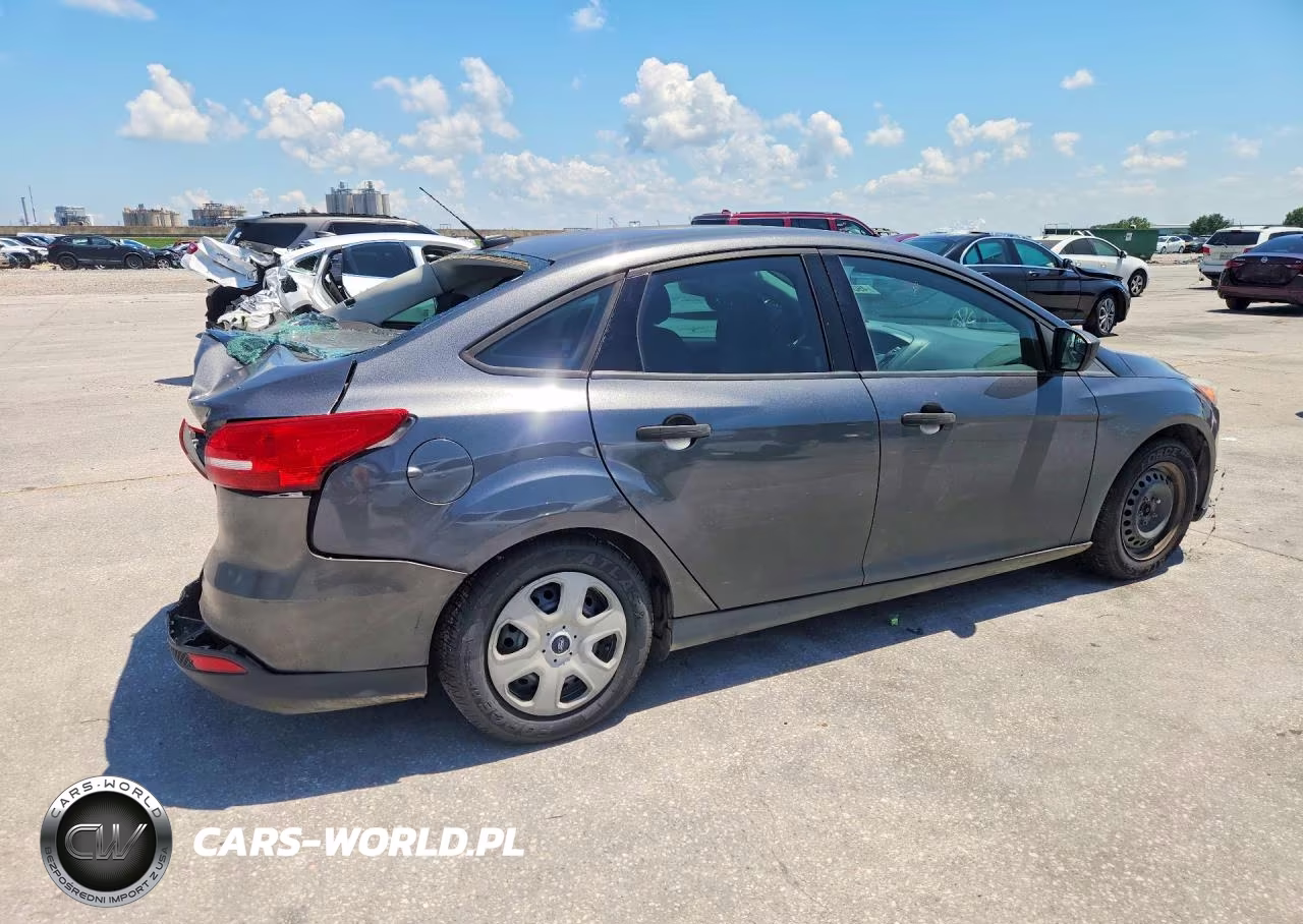 2017 Ford Focus S VIN:1FADP3E25HL347302 - 3