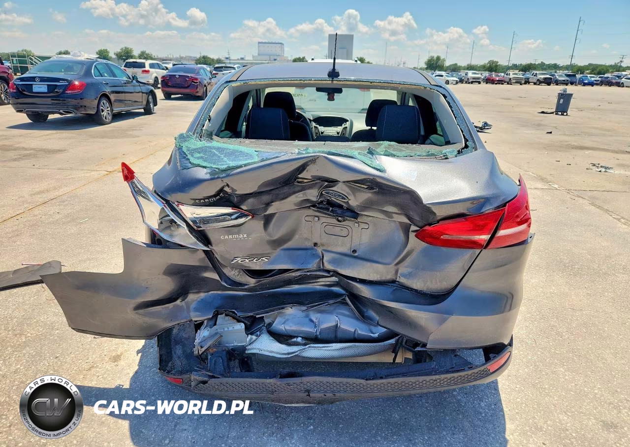 2017 Ford Focus S VIN:1FADP3E25HL347302 - 6