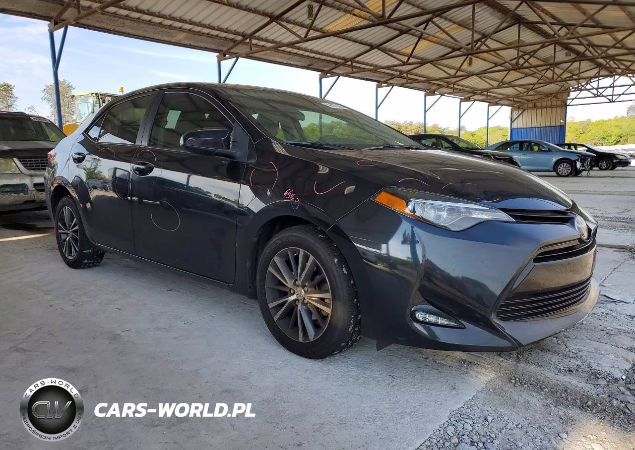 2018 Toyota Corolla Le VIN:2T1BURHE0JC056979 - 4