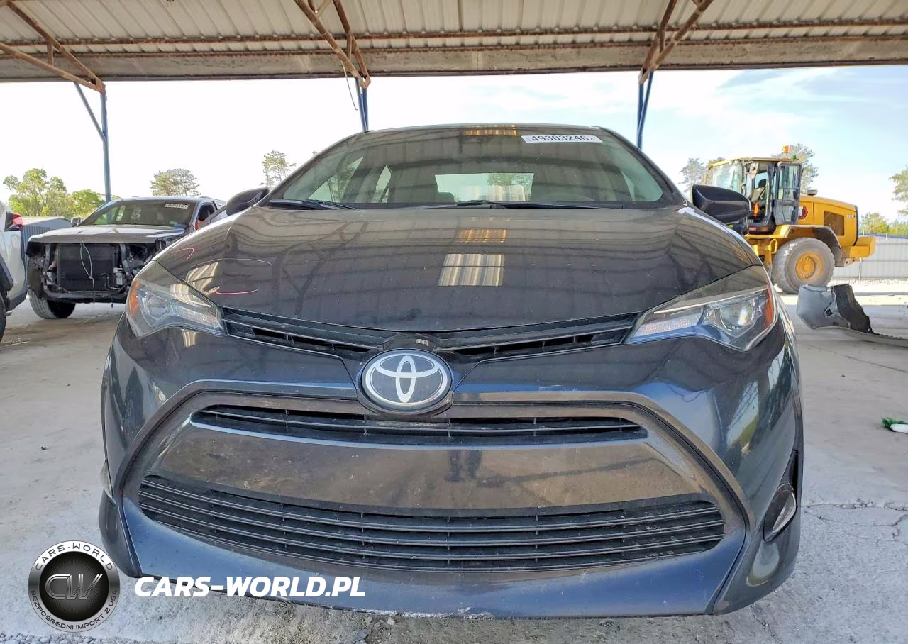 2018 Toyota Corolla Le VIN:2T1BURHE0JC056979 - 5